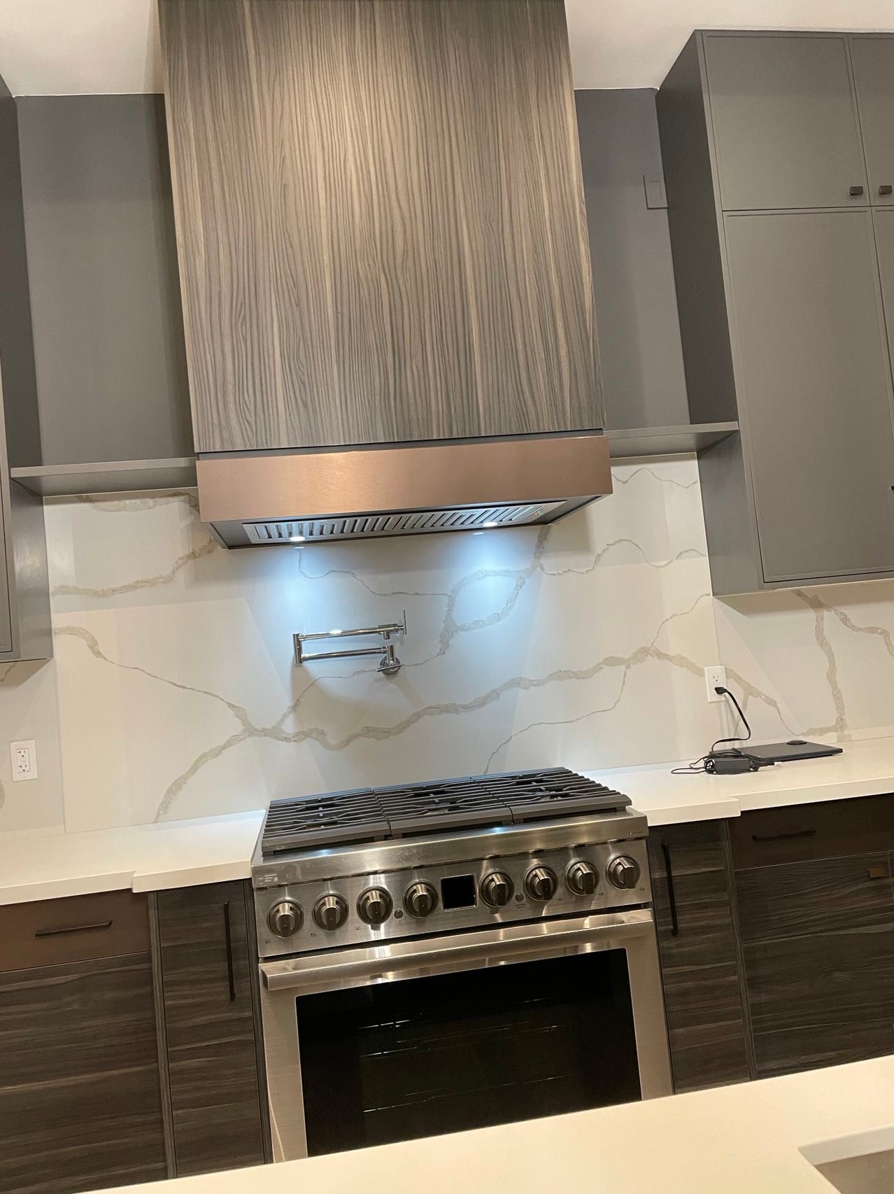 Vancouver 30" | Silver