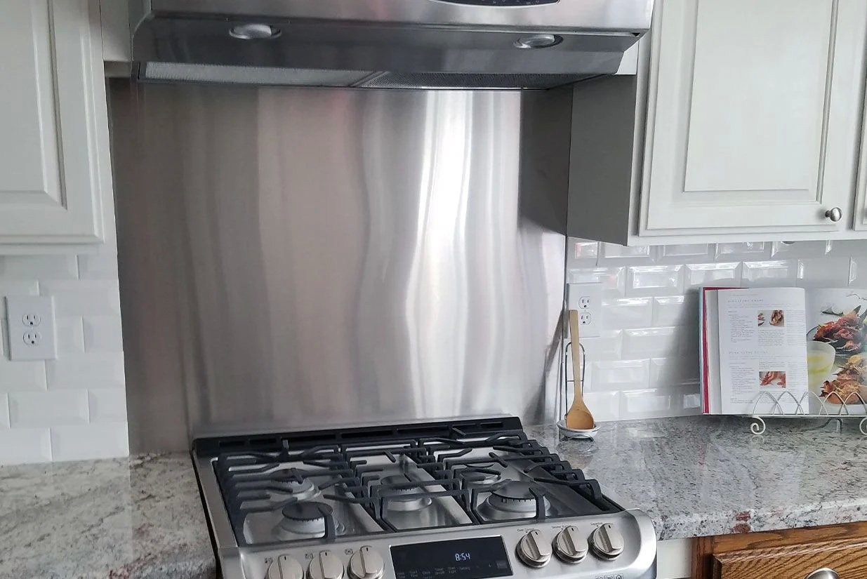 Stainless Steel Backsplash with Installation Edge (30"×30")